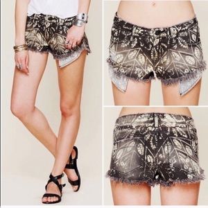 Free People acid wash leaf print distressed shorts size 25